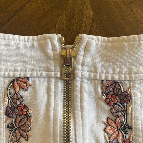 Diane Von Furstenberg Zip Front Skirt with Embroidery | size 2 - Picture 3 of 8
